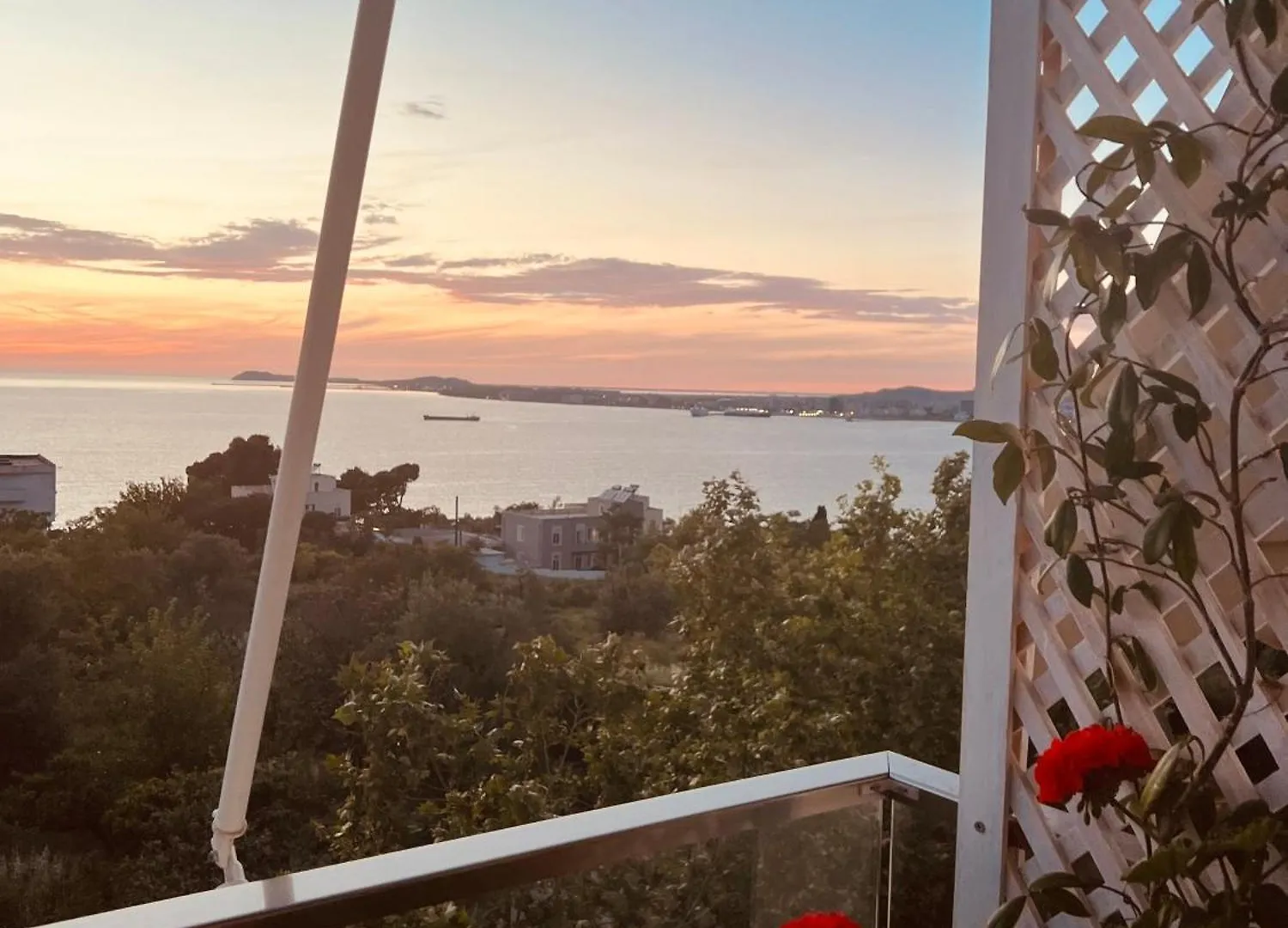Sunny Breeze Apartment Vlorë