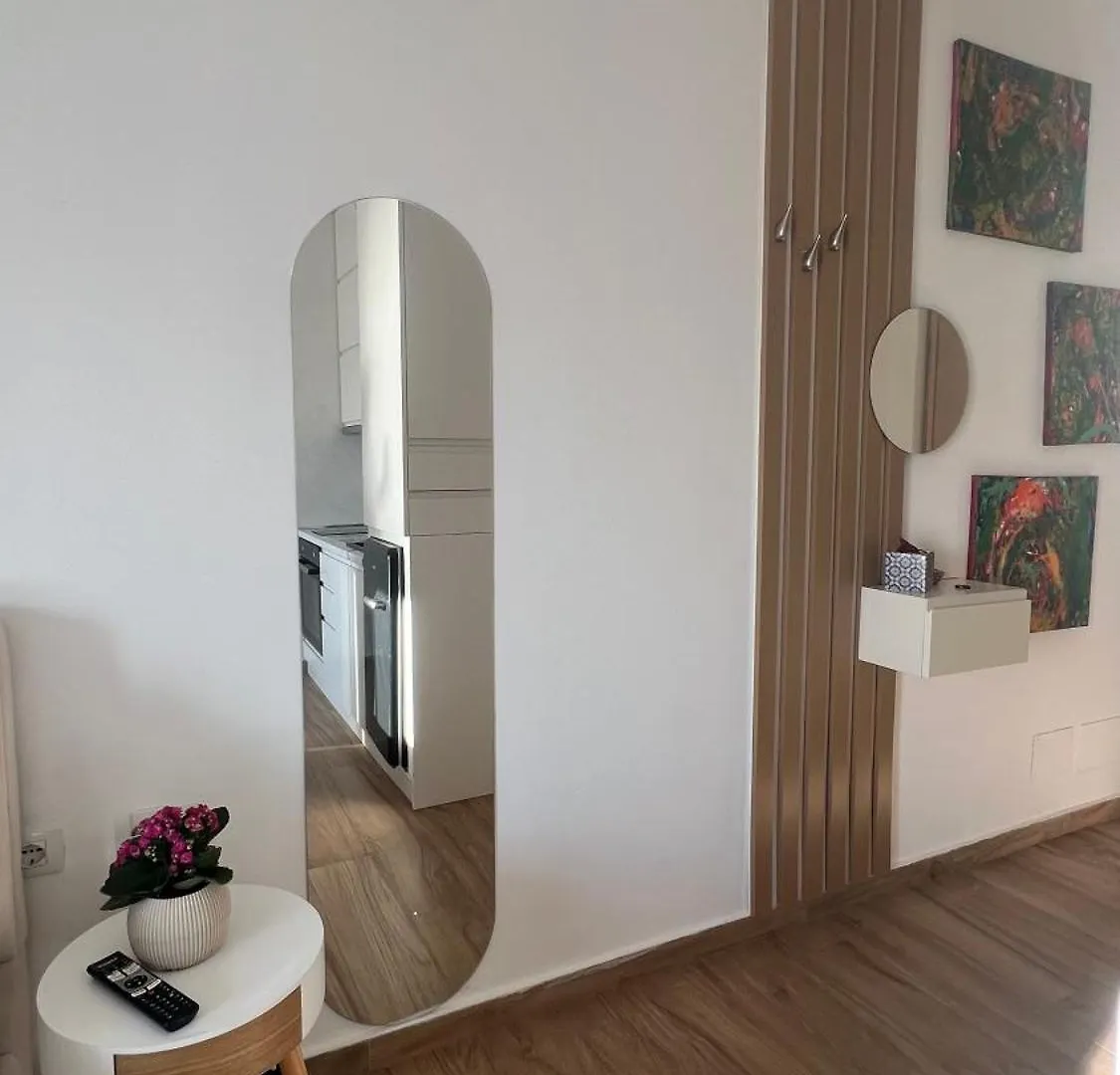 Sunny Breeze Apartment Vlore